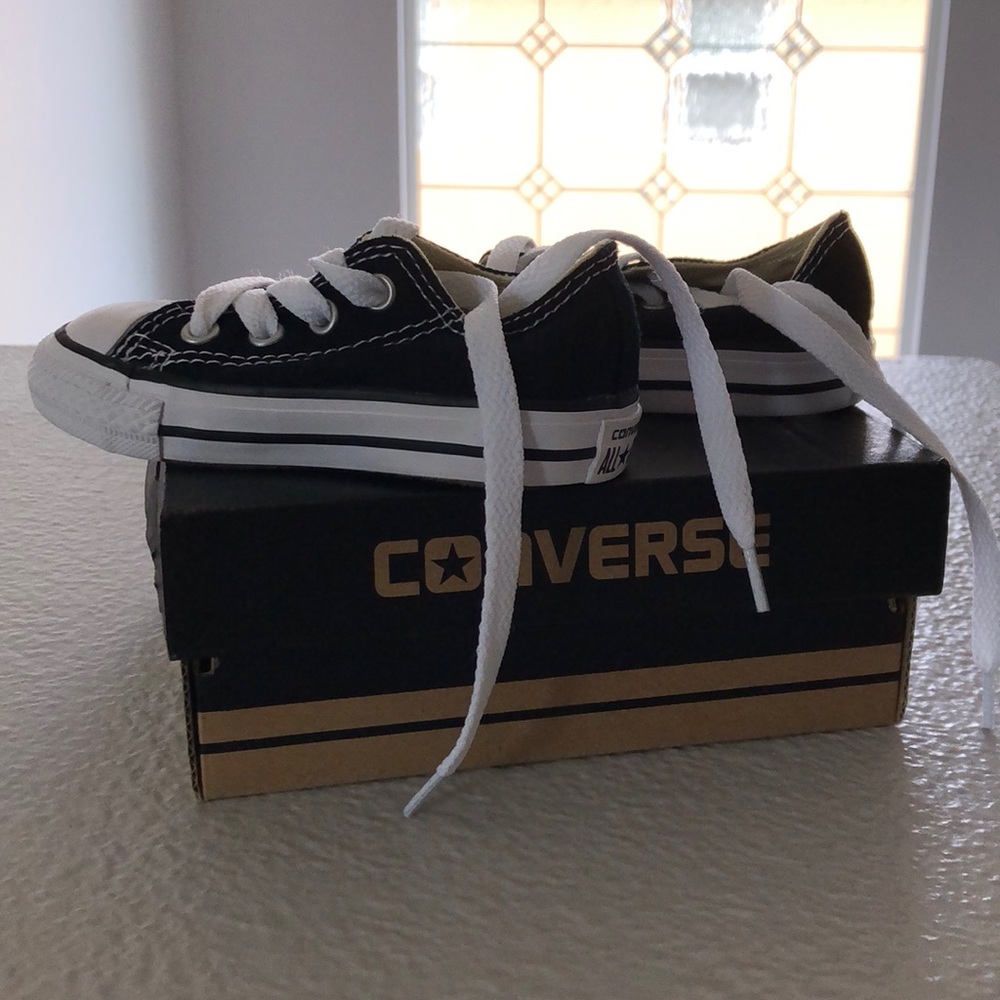 Converse size 5 low tops